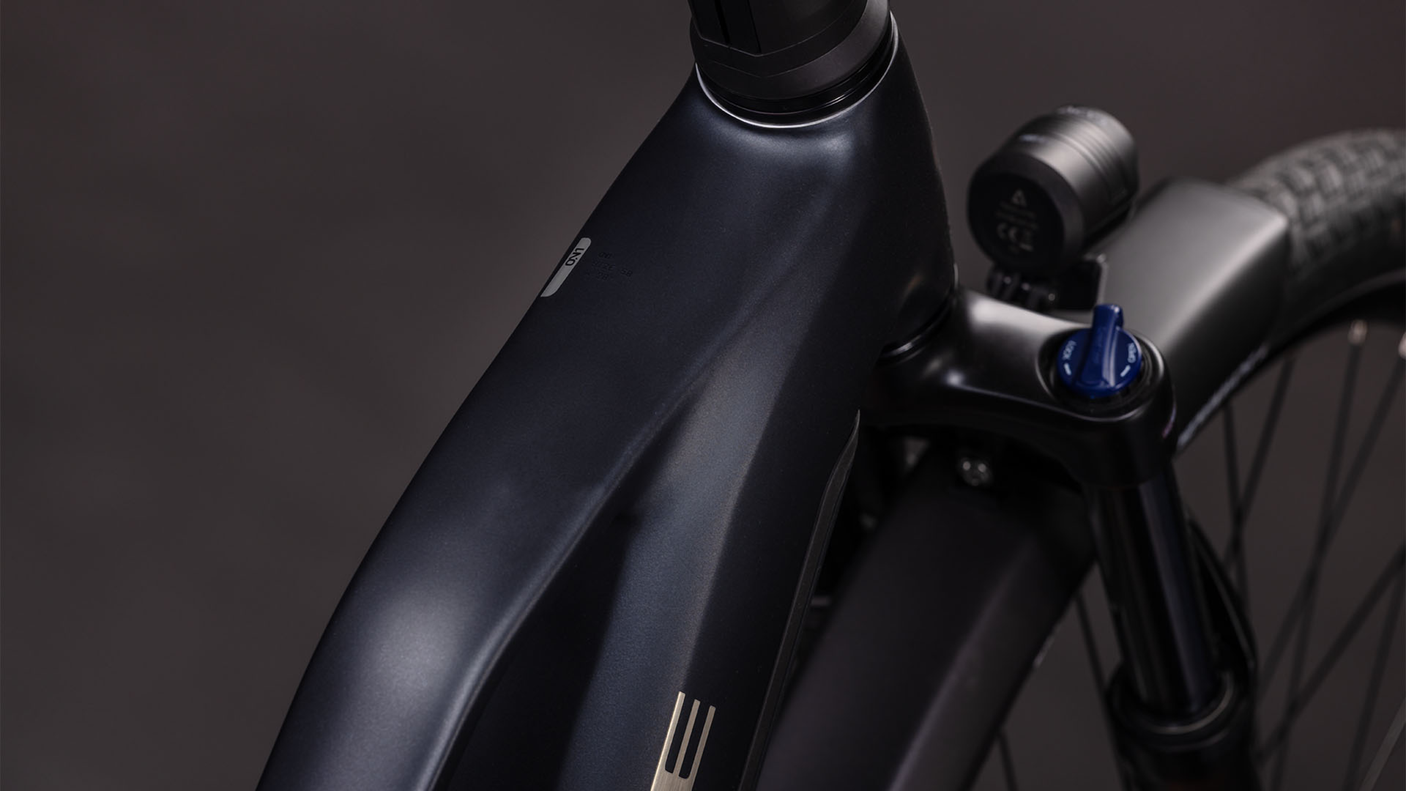 Cube Touring Hybrid ONE 600 Trapèze coal´n´chrome (2026)