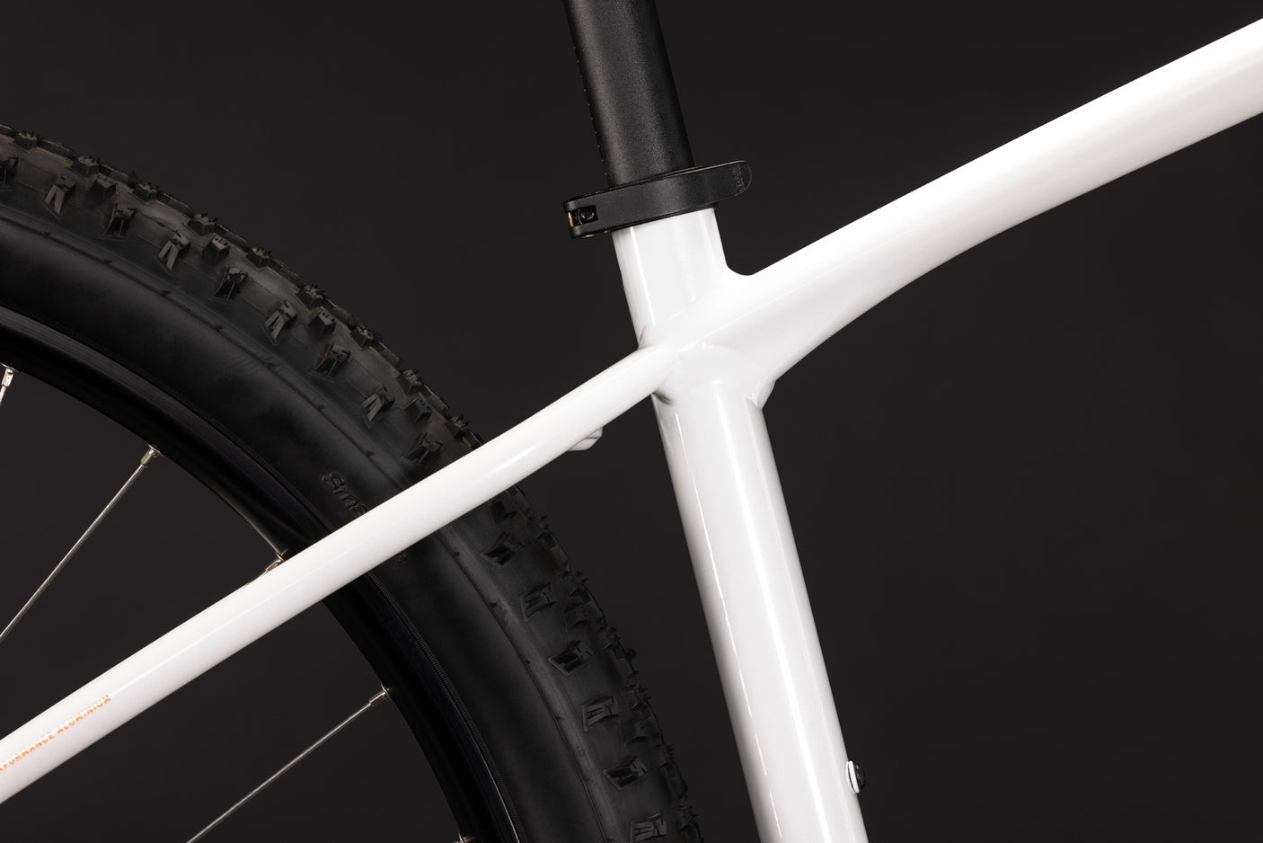 Cube Aim ONE metallicwhite´n´black (2027)