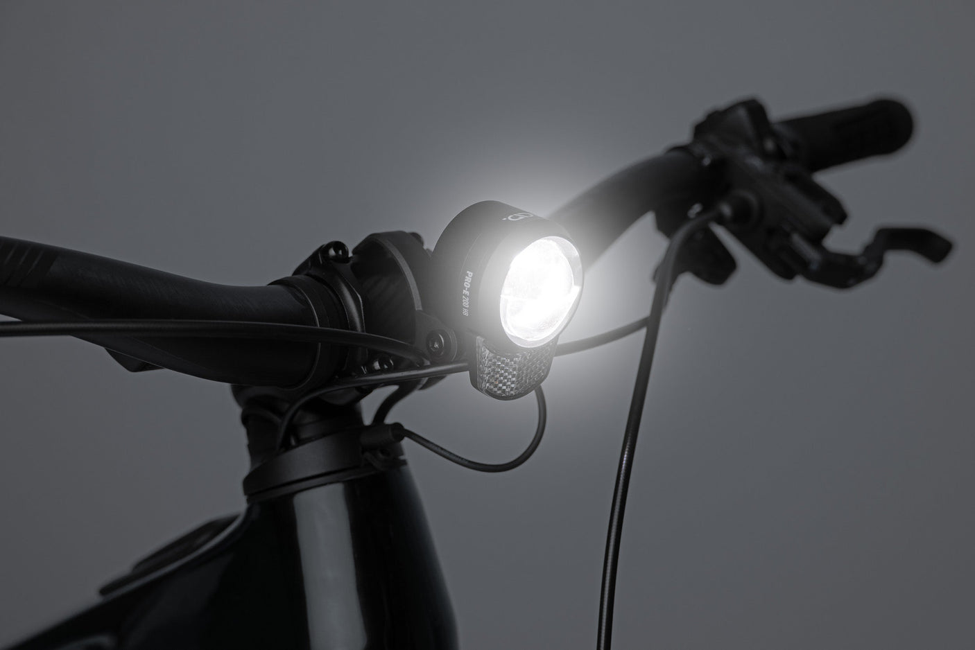 ACID E-Bike phare avant PRO-E 200 High Beam X-Connect noir