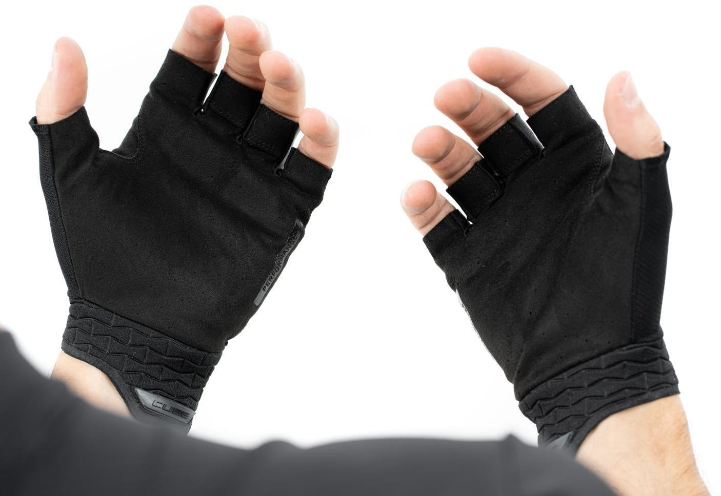 Gants CUBE Performance courts doigts noir