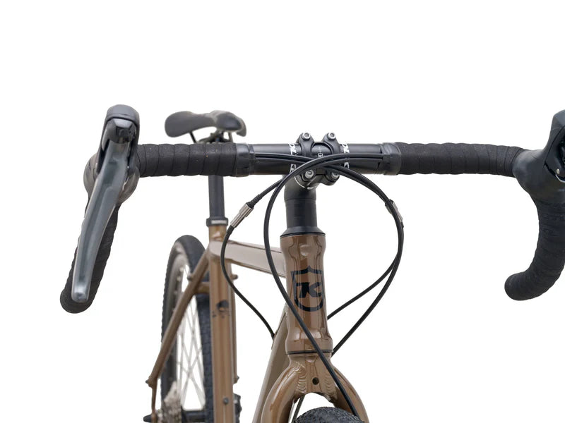 Kona 36e Rove AL 700 Marron avec Shimano Claris & Tektro Bark avec décalcomanies noires (2025)