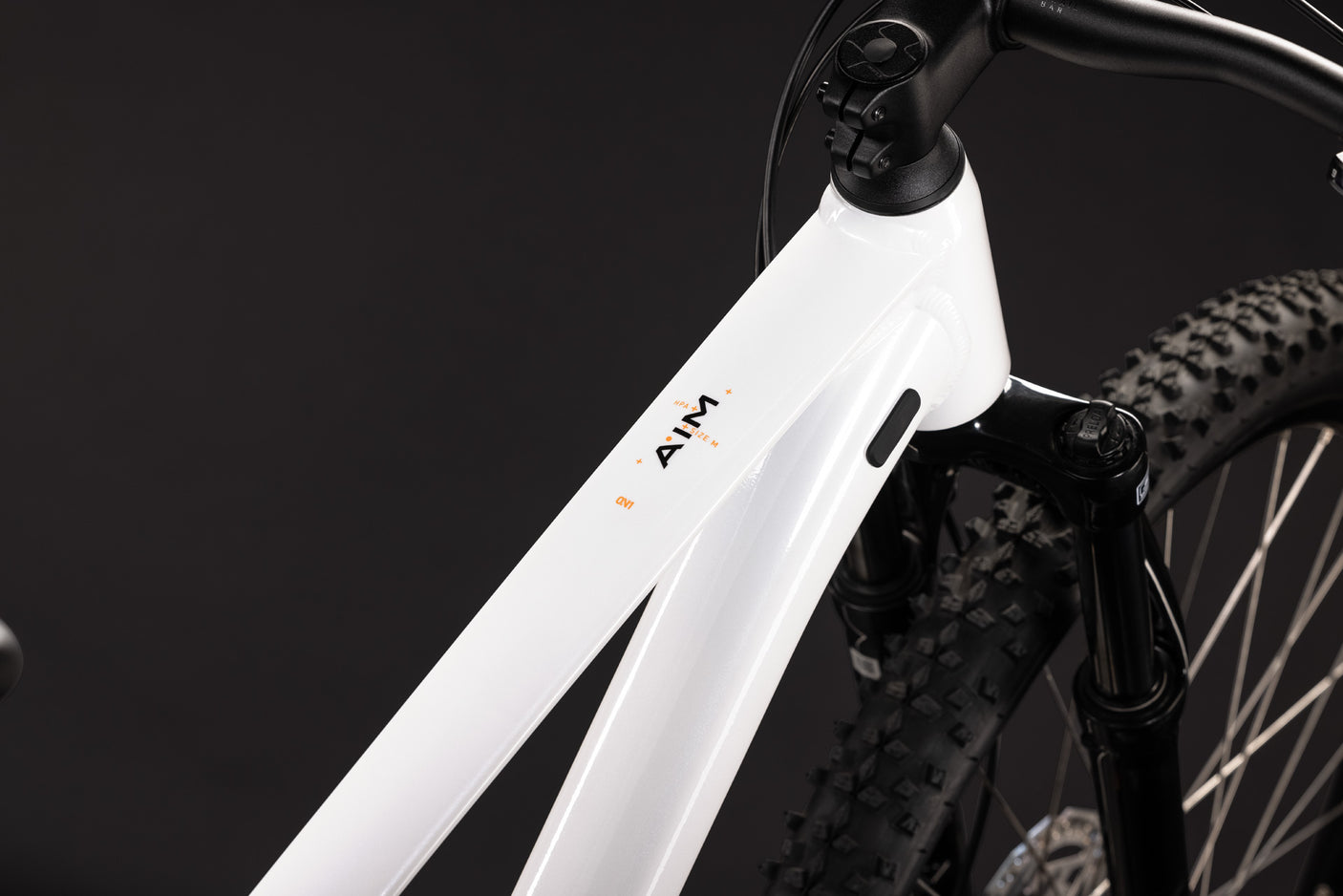 Cube Aim ONE metallicwhite´n´black (2027)