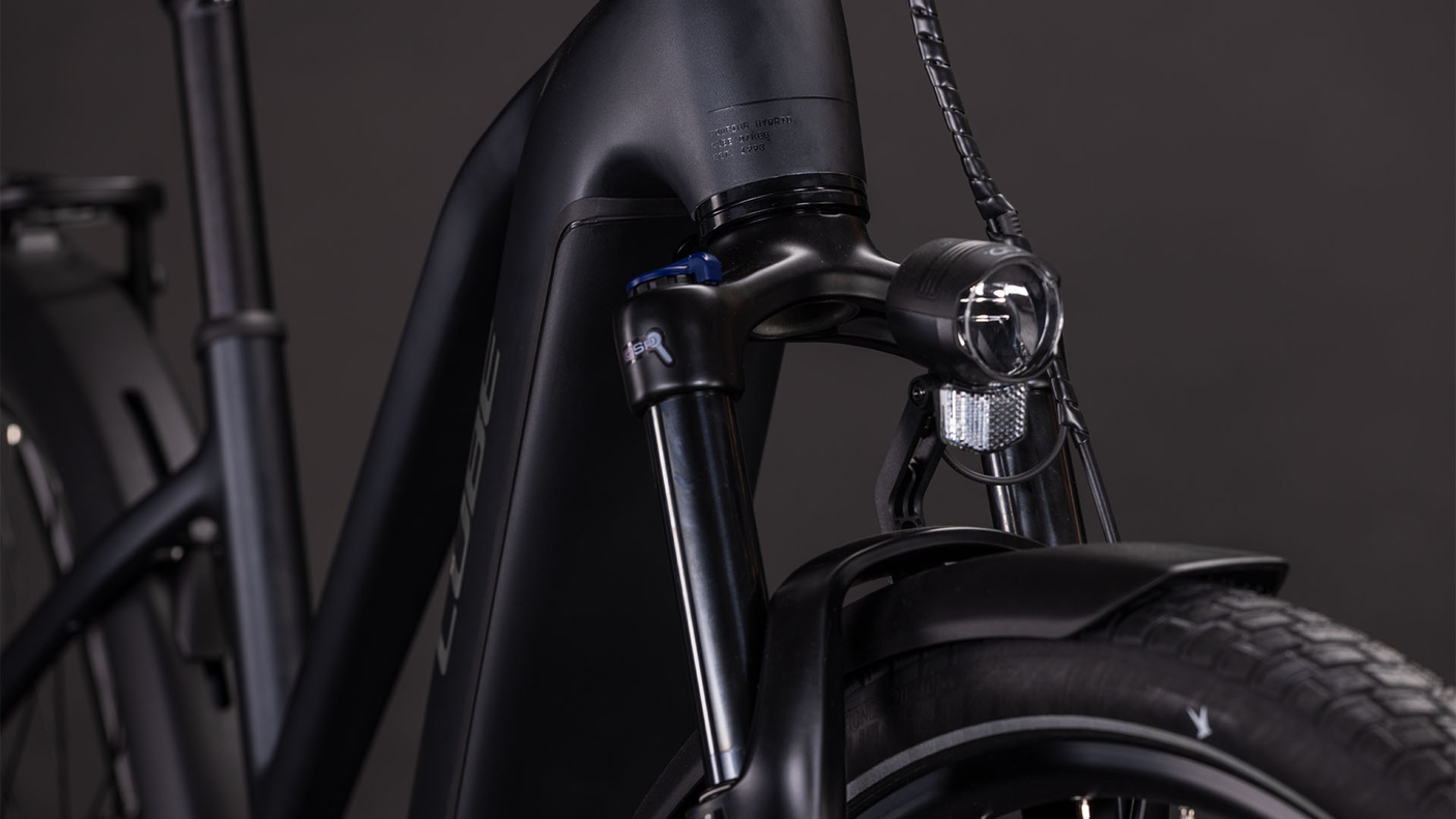 Cube Touring Hybrid ONE 600 Trapèze coal´n´chrome (2026)