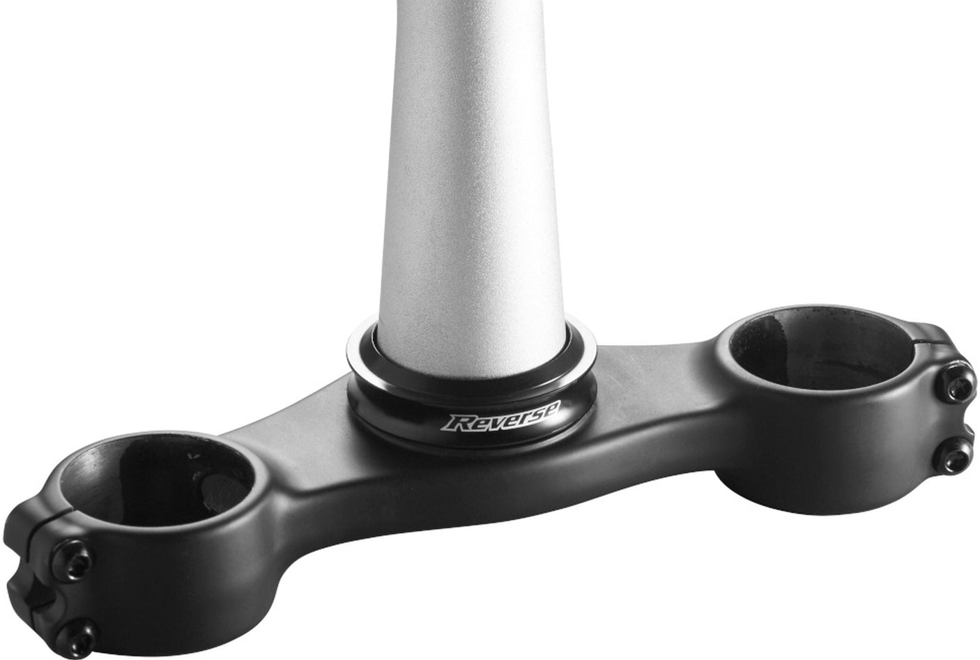 Entretoise d'angle inversé pour fourche conique