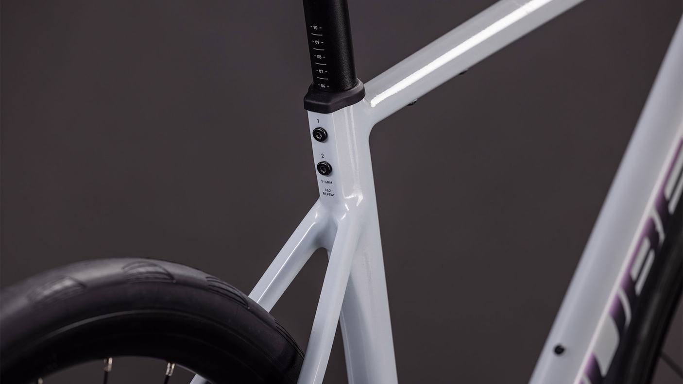 Cube Attain Race gris brouillard´n´shift (2026)