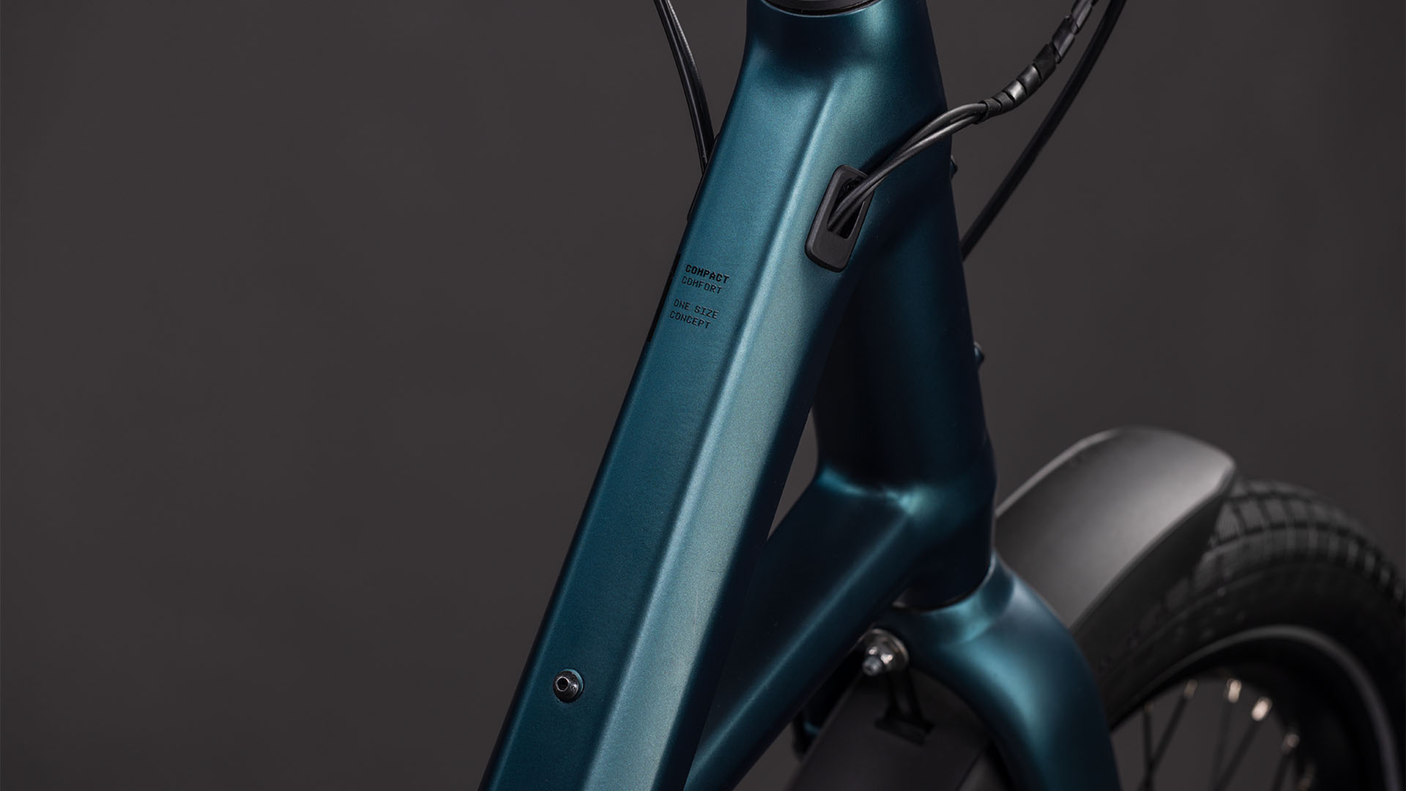 Cube Compact Hybrid 545 royalgreen´n´black (2026)