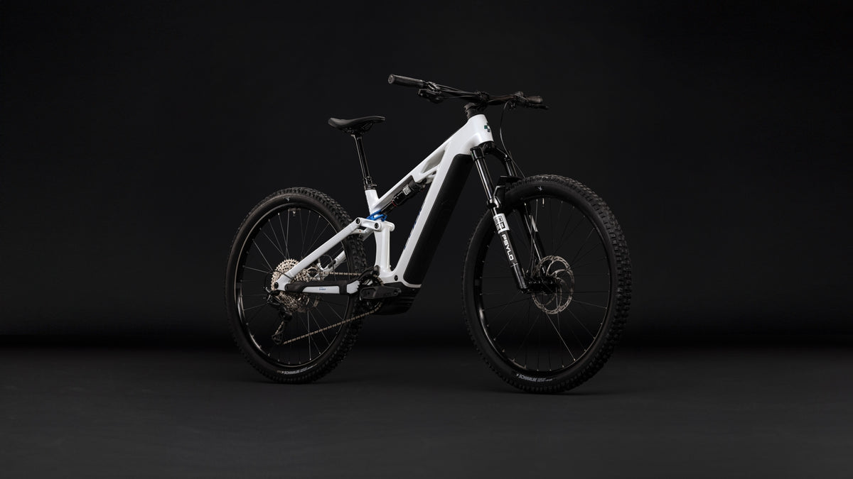 Cube Stereo Hybrid ONE44 HPC Pro 800 blanc métallique´n´bleu (2027)