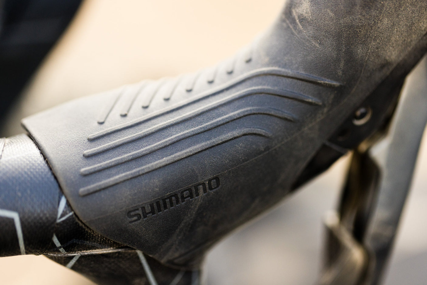 Shimano GRX ST-RX820/BR-RX820 Set de freins à disque arrière Flat Mount 12 vitesses gris/noir