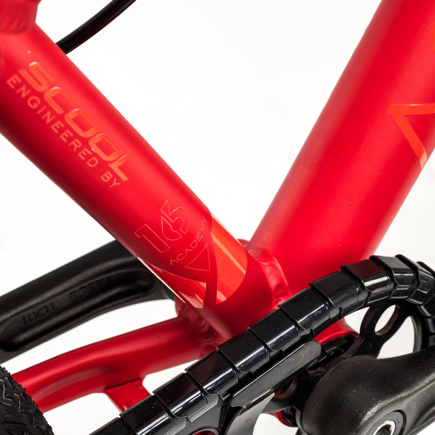 ACADEMY Grade 3 16" Rouge (2025)