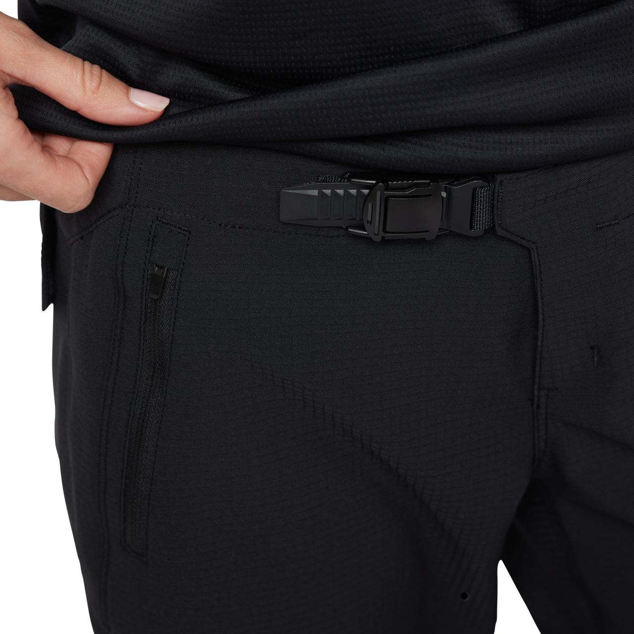 Fox W Defend Short Noir