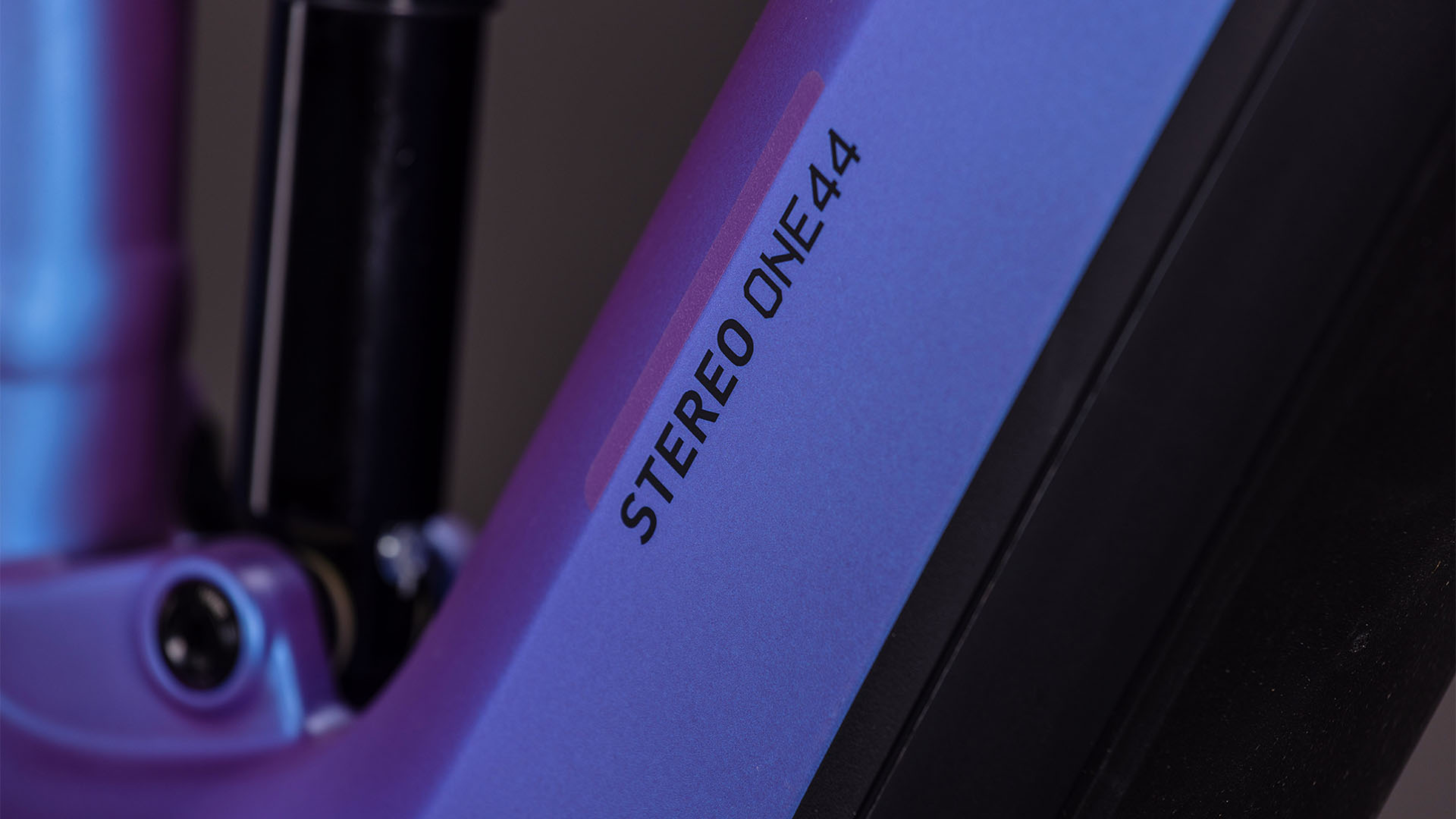 Cube Stereo Hybrid ONE44 EXC 800 blueiris´n´black (2026)