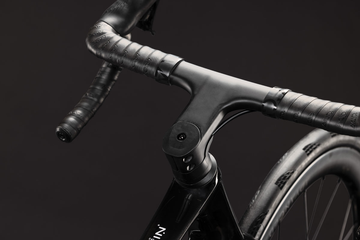Cube Attain C:62 SLT carbon´n´white (2027)