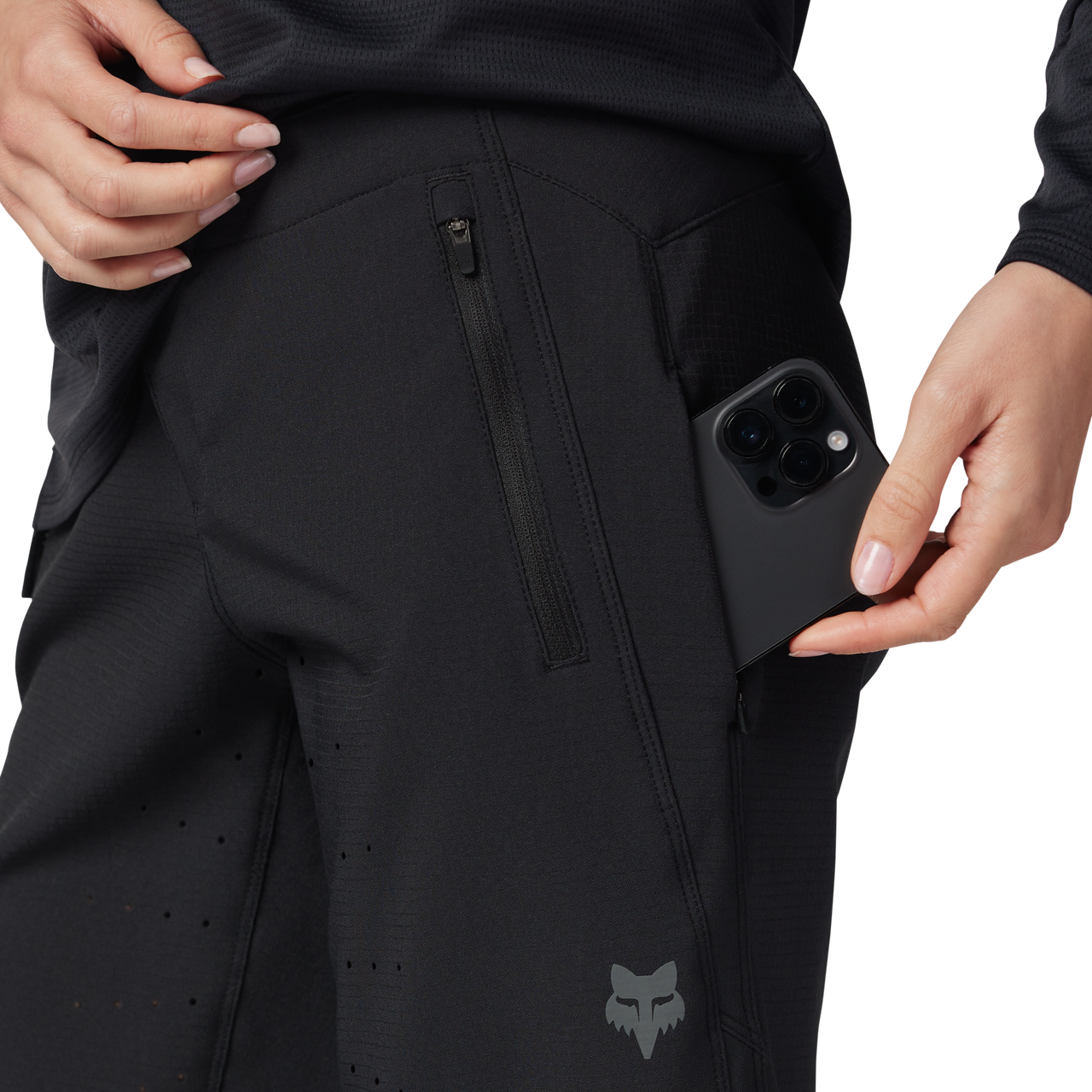 Fox W Defend Short Noir
