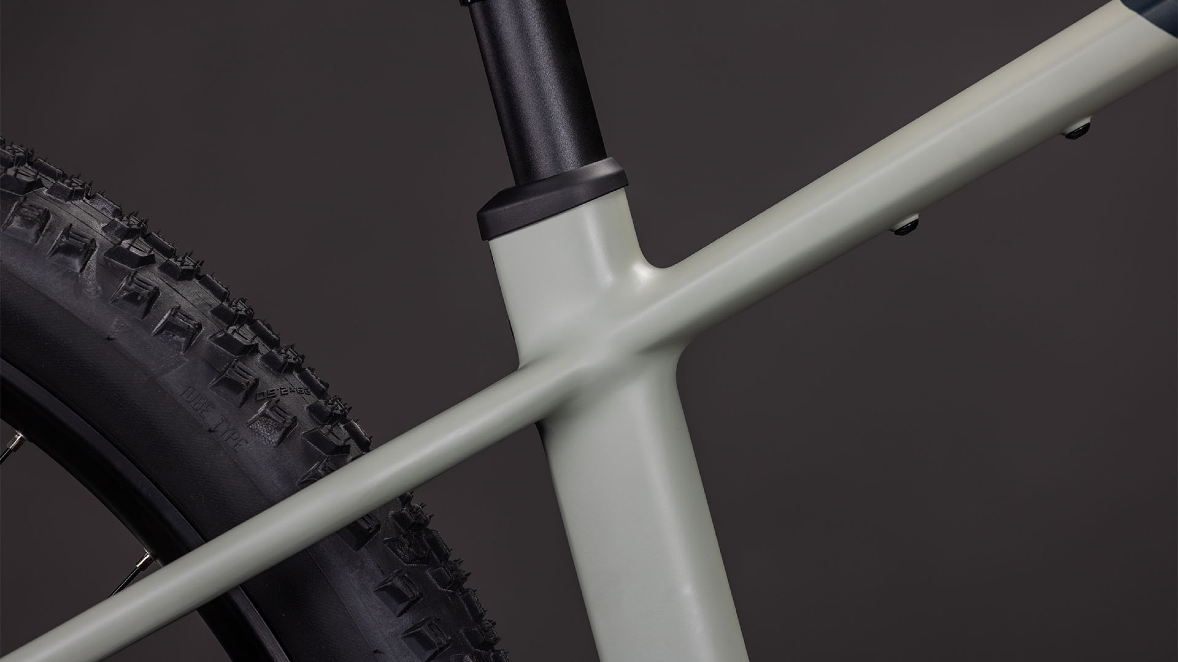 Cube Reaction Hybrid SLT 800 beige roseau´n´vert armoise (2026)