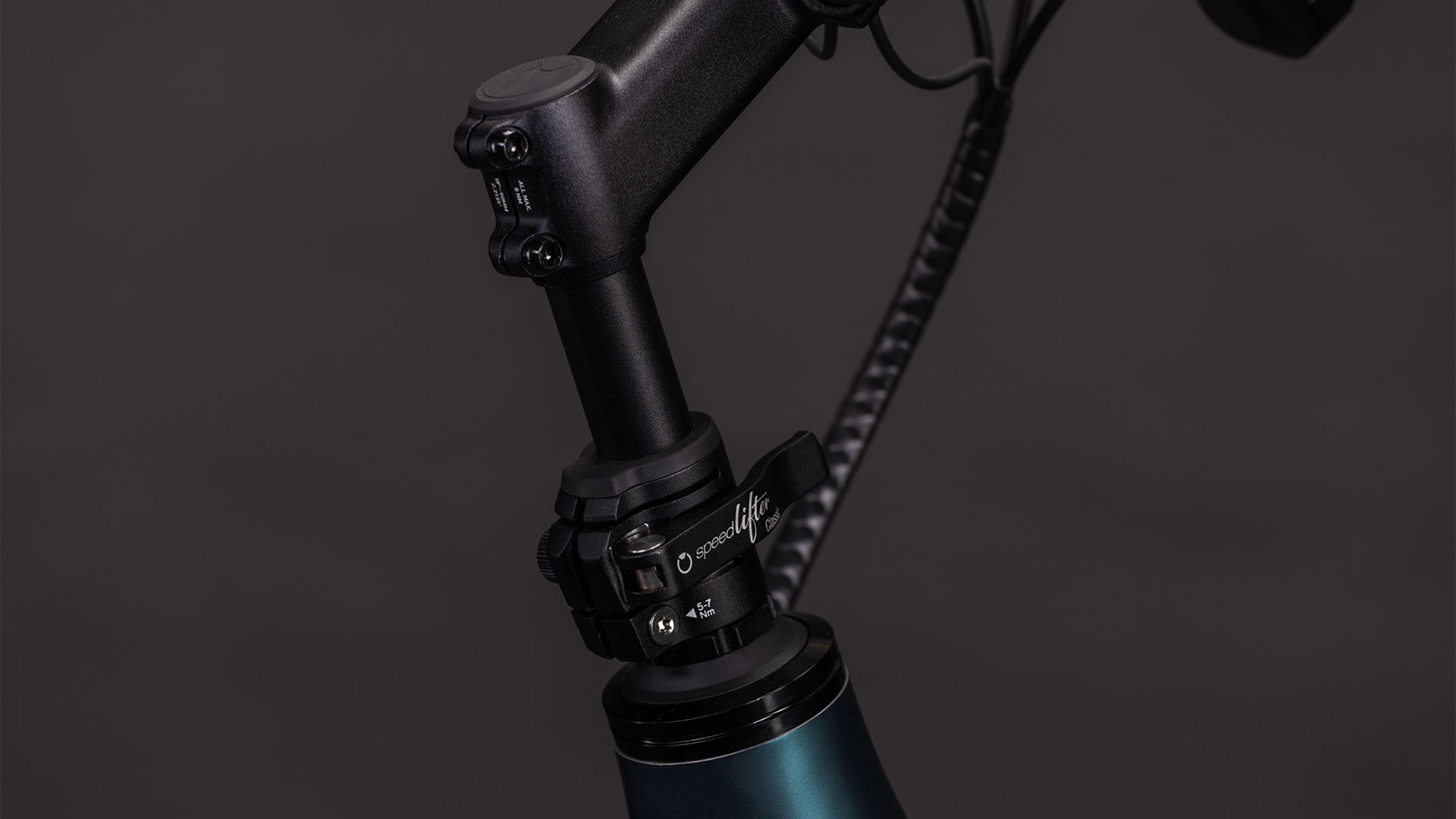 Cube Longtail Hybrid 800  royalgreen´n´black (2026)