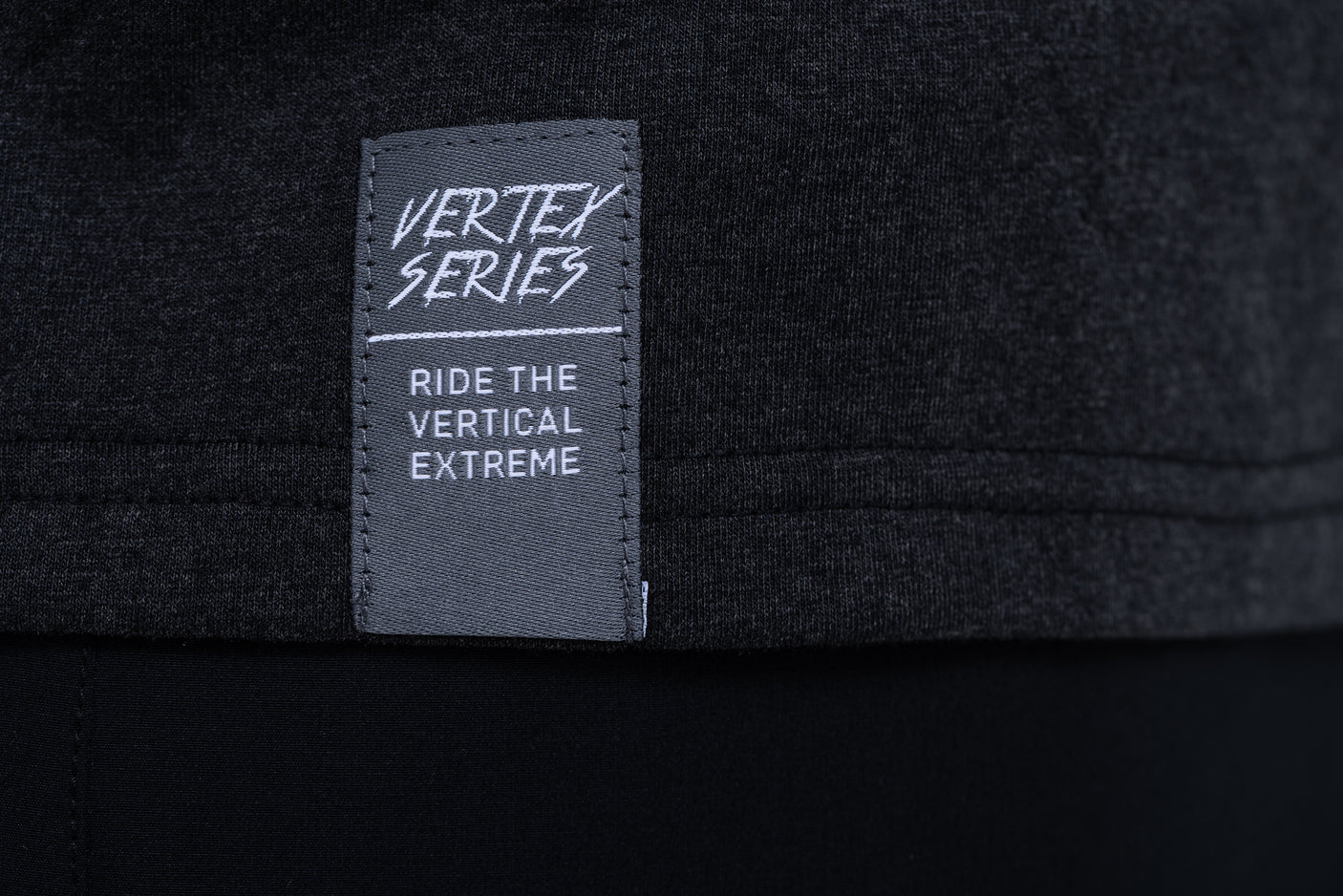 CUBE VERTEX maillot col rond FLOW manches longues