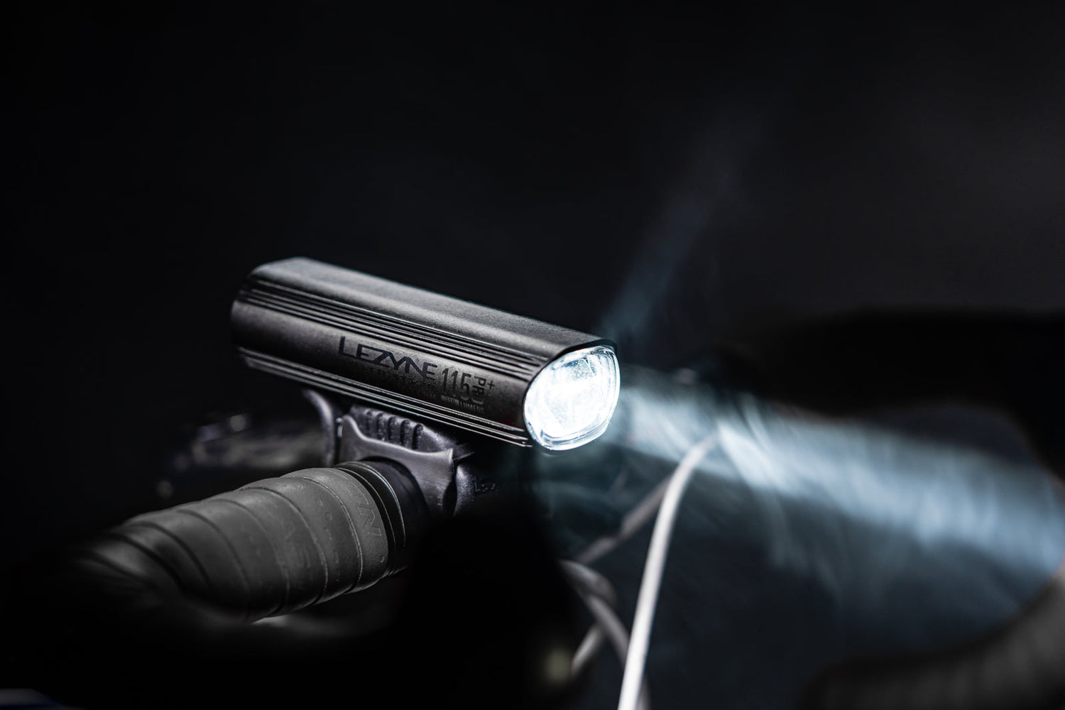 Lezyne Power Pro 115 LED phare avant noir brillant