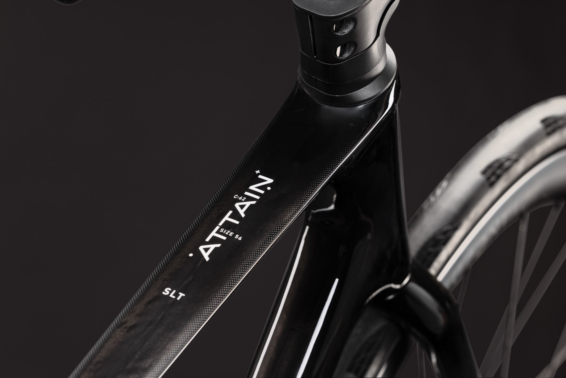 Cube Attain C:62 SLT carbon´n´white (2027)