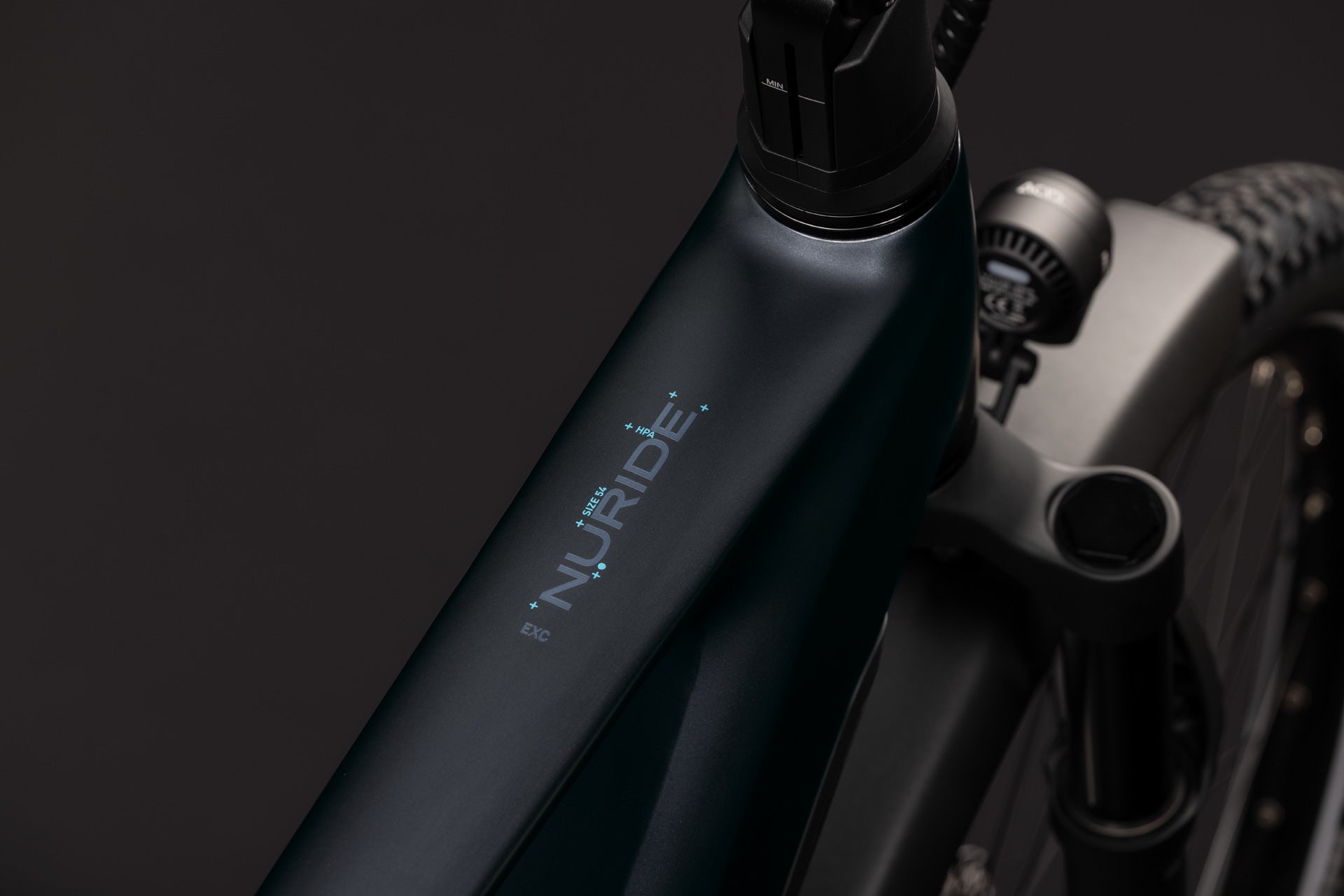 Cube Nuride Hybrid EXC 800 Diamant charbon´n´chrome (2027)
