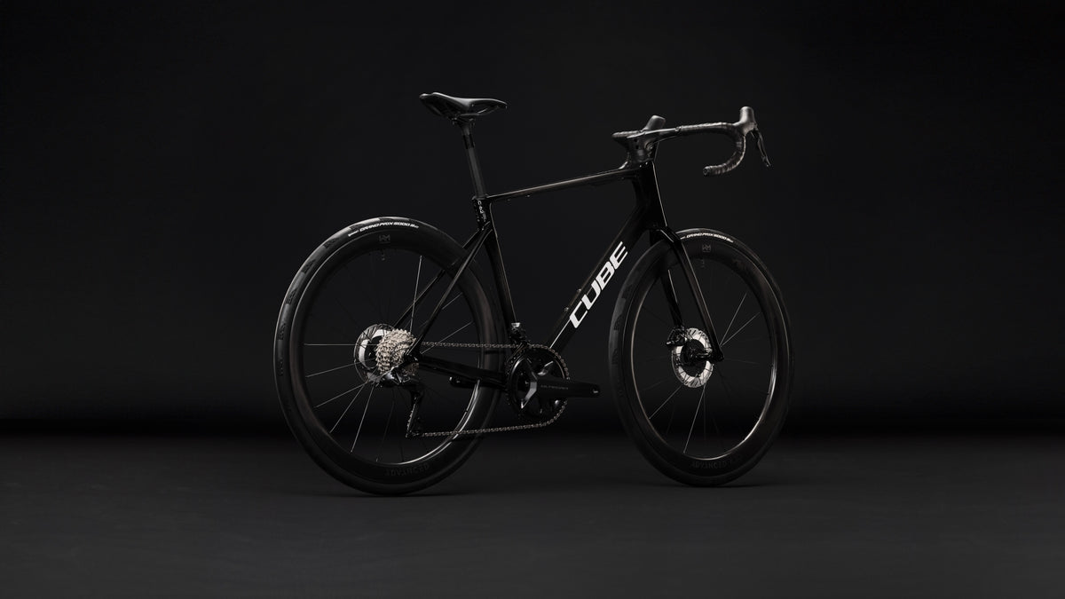 Cube Attain C:62 SLT carbon´n´white (2027)