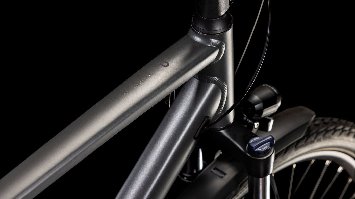 Cube Touring Pro dalle gris et métal (2025)