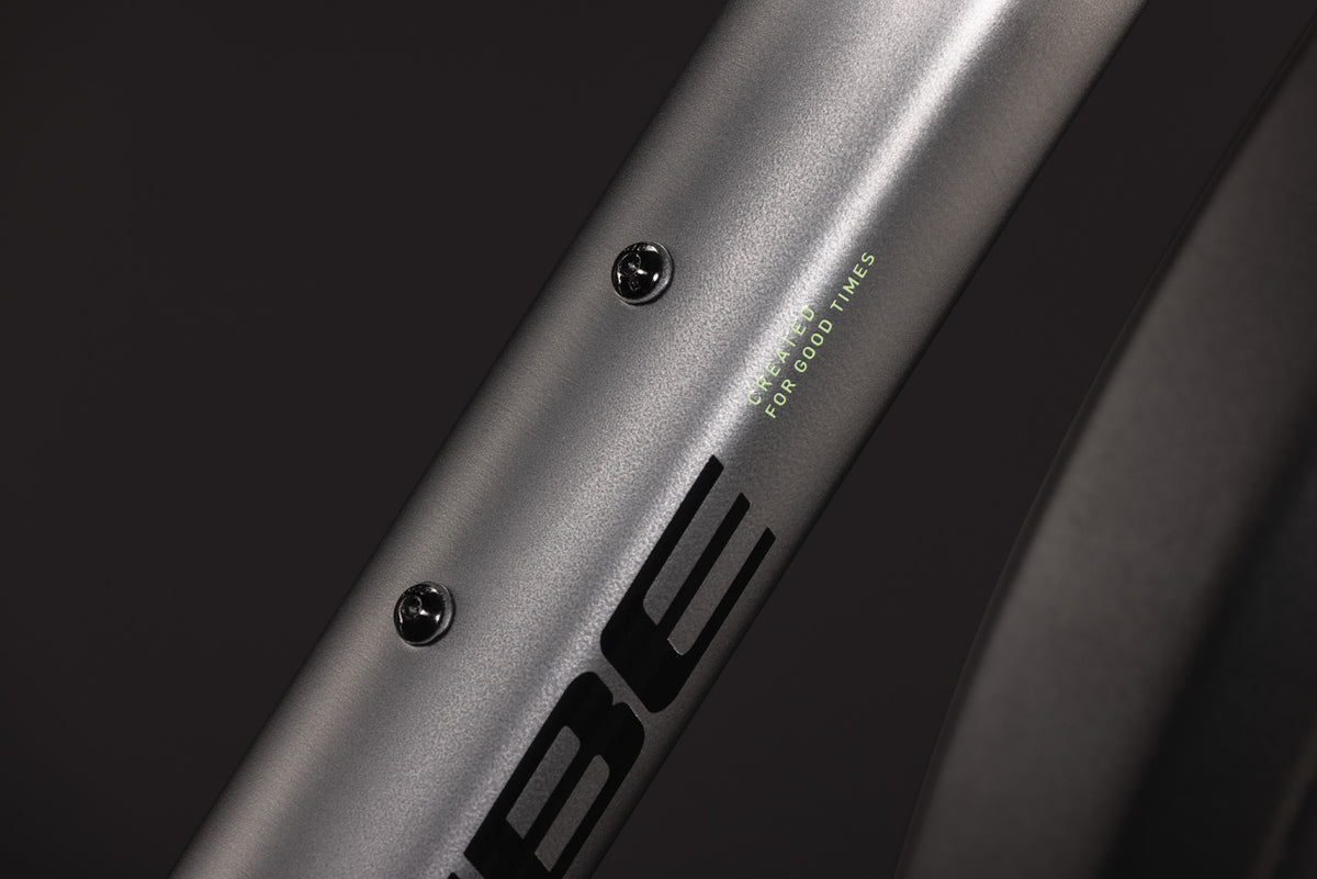 Cube Aim Pro FE  gris´n´black (2027)