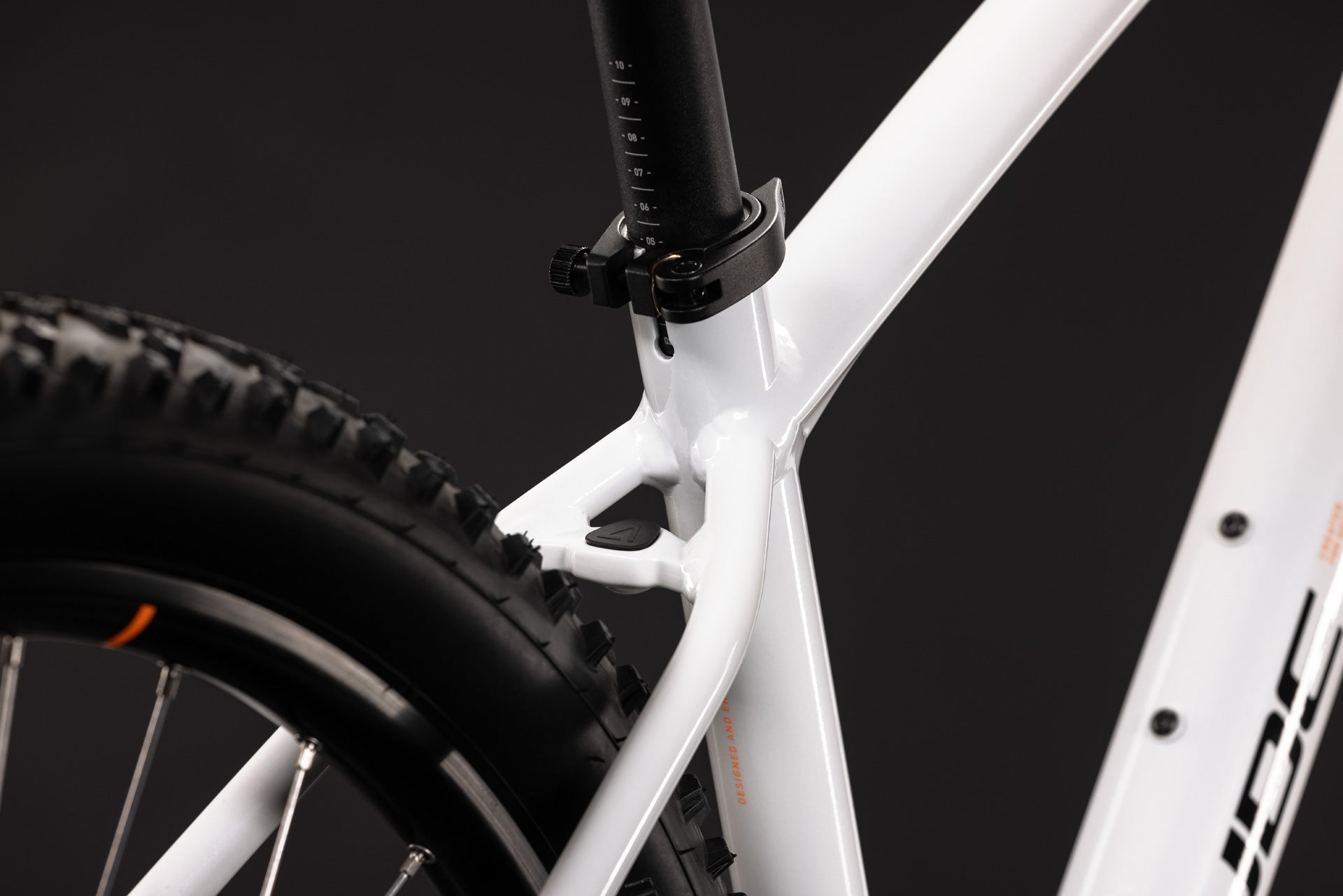 Cube Aim ONE metallicwhite´n´black (2027)