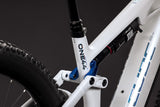 Cube Stereo Hybrid ONE44 HPC Pro 800  blanc métallique´n´bleu (2027)