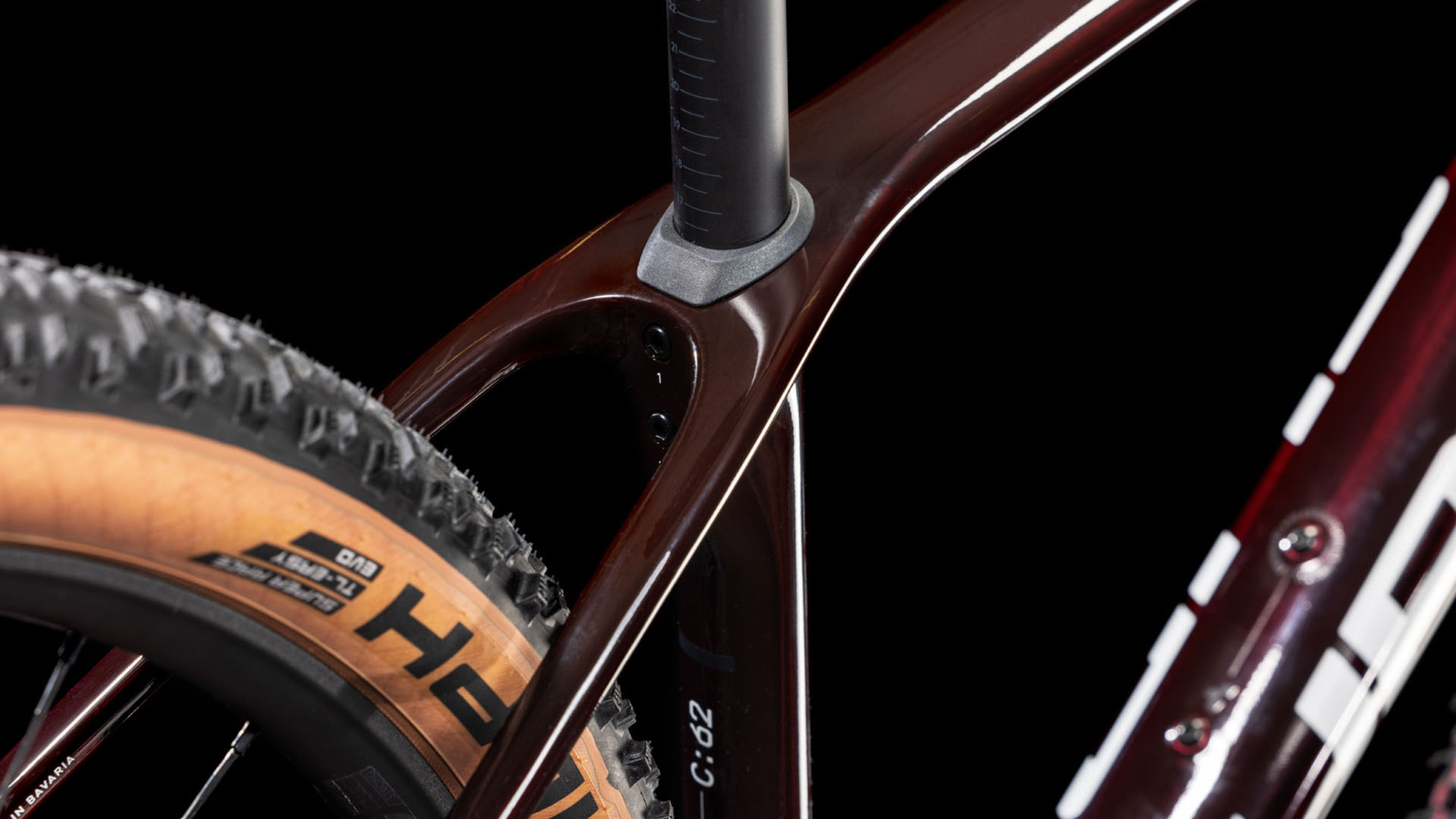 Cube Reaction C:62 SLX Diamant liquidred´n´white