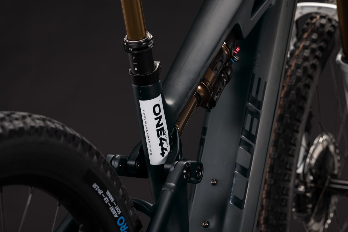 Cube Stereo Hybrid ONE44 HPC AT 800 carbon´n´white (2027)