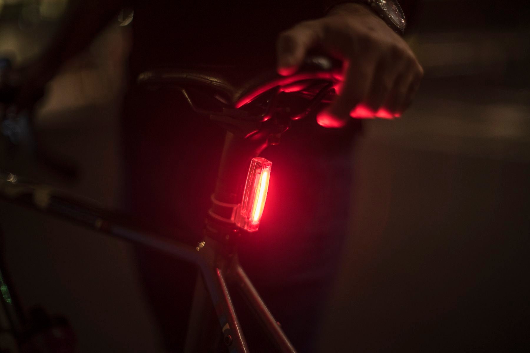Knog Plus lampe de vélo StVZO LED rouge translucide