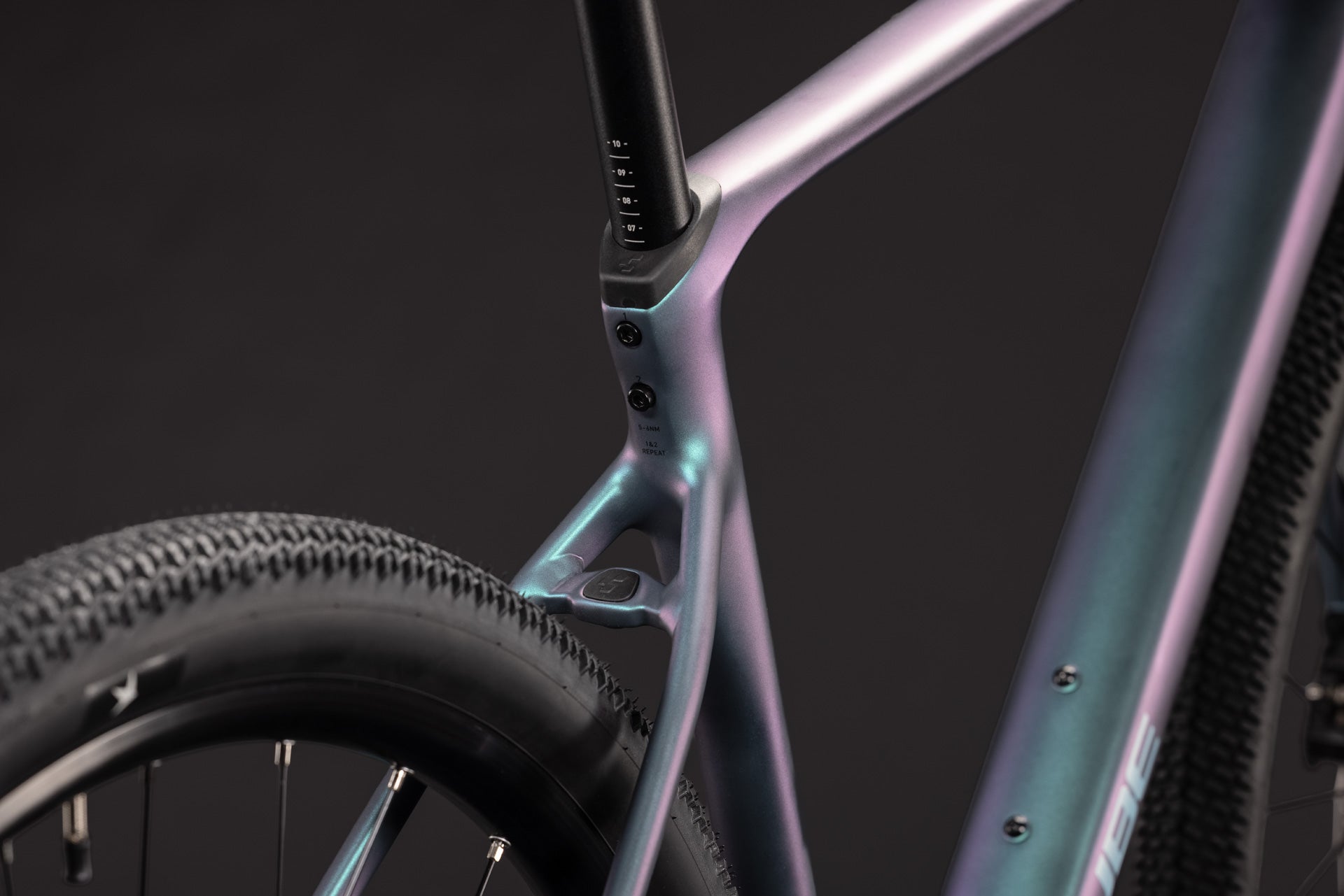 Cube Nulane Race smaragdgrey´n´prizm (2027)
