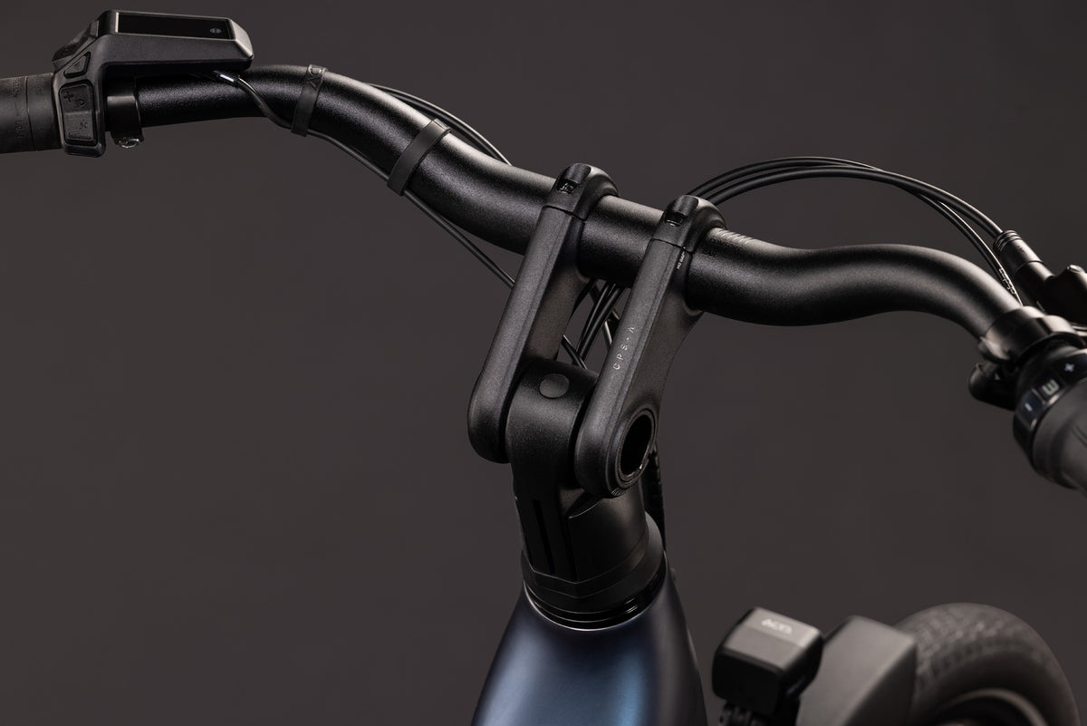 Cube Supreme Hybrid Deluxe ONE 600 Easy Entry navyblack´n´black (2027)