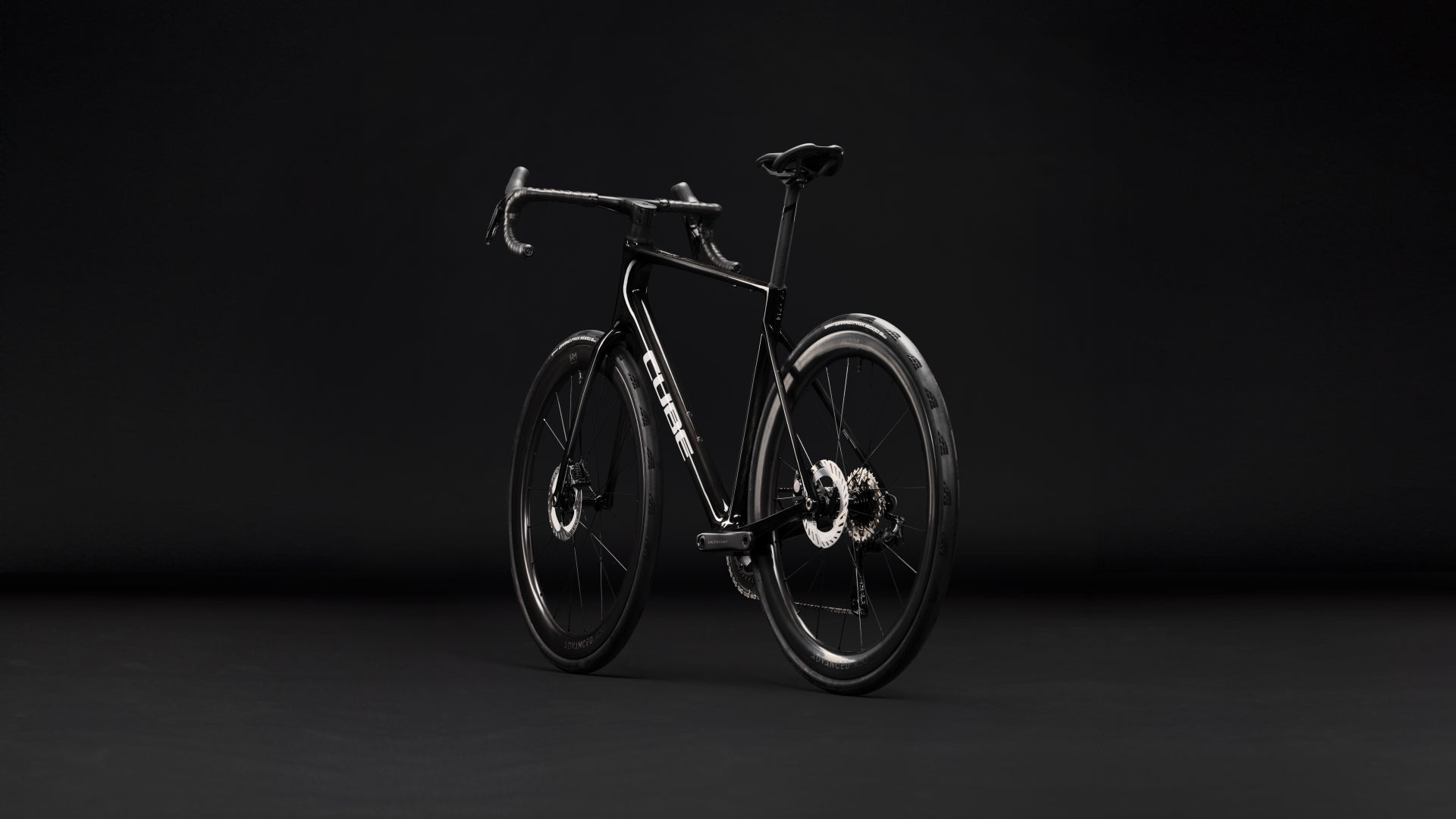 Cube Attain C:62 SLT carbon´n´white (2027)