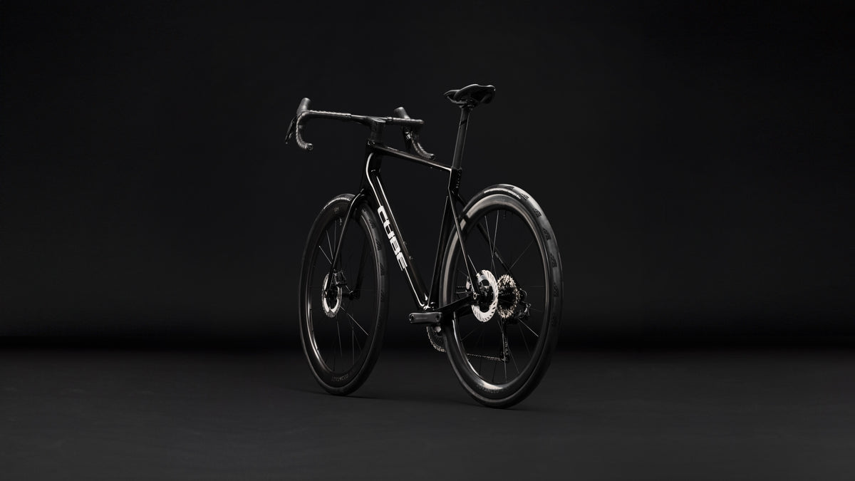 Cube Attain C:62 SLT carbon´n´white (2027)
