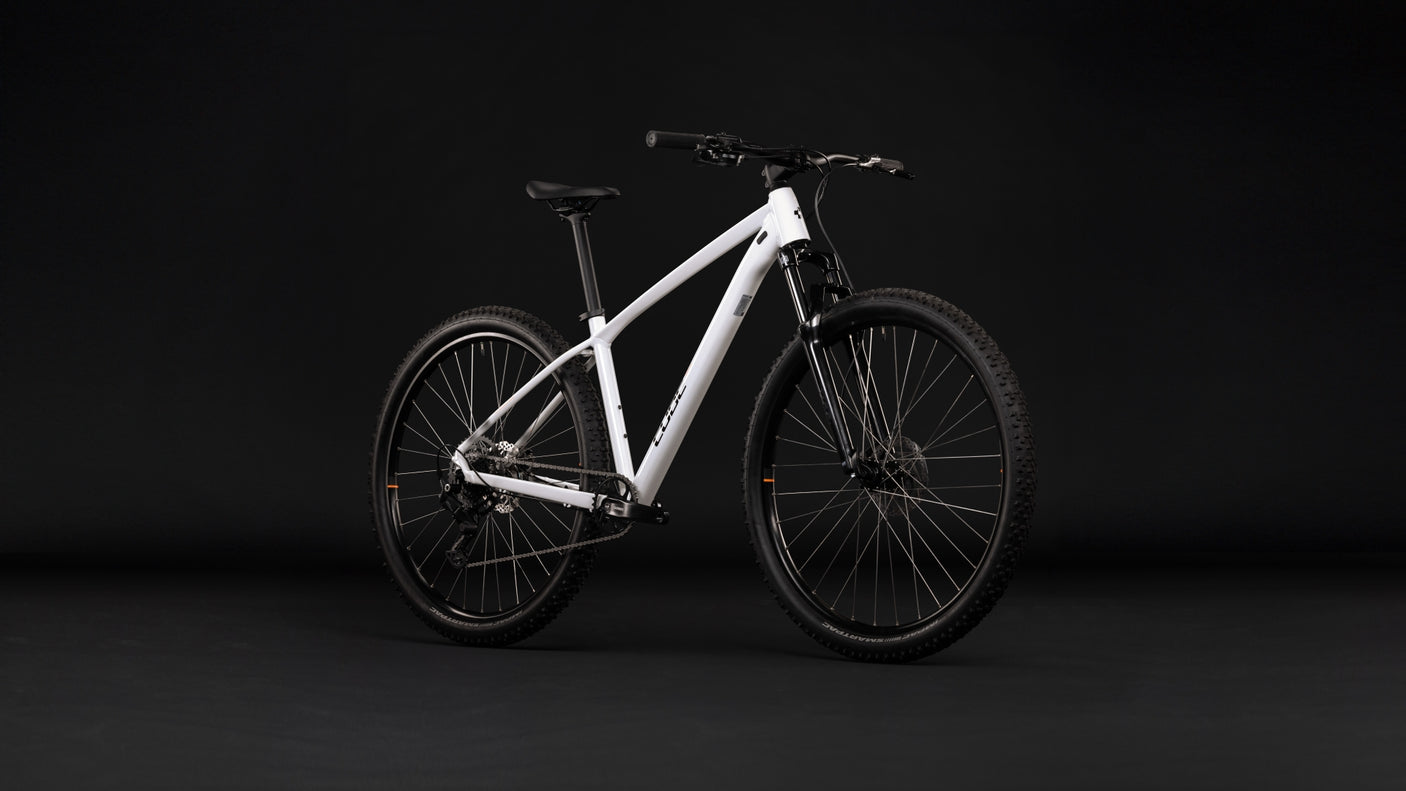 Cube Aim ONE metallicwhite´n´black (2027)