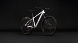Cube Aim ONE metallicwhite´n´black (2027)