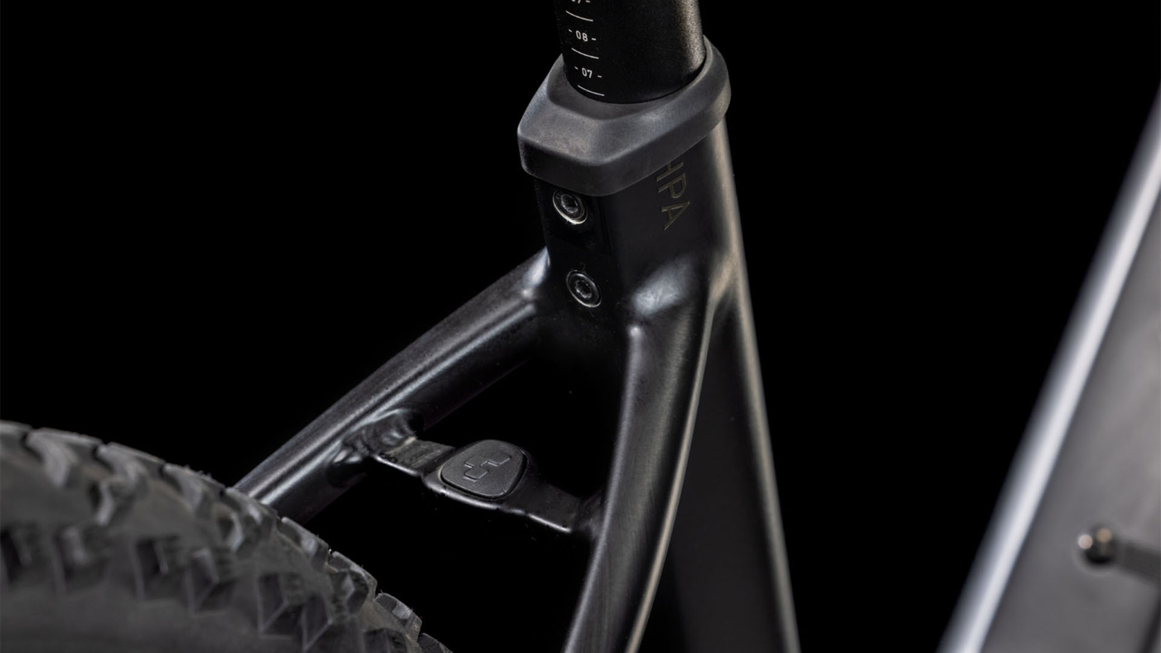 Cube Reaction Hybrid ONE 600 Wave 600 blackline