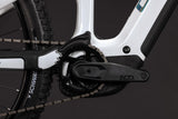 Cube Stereo Hybrid ONE44 HPC Pro 800  blanc métallique´n´bleu (2027)