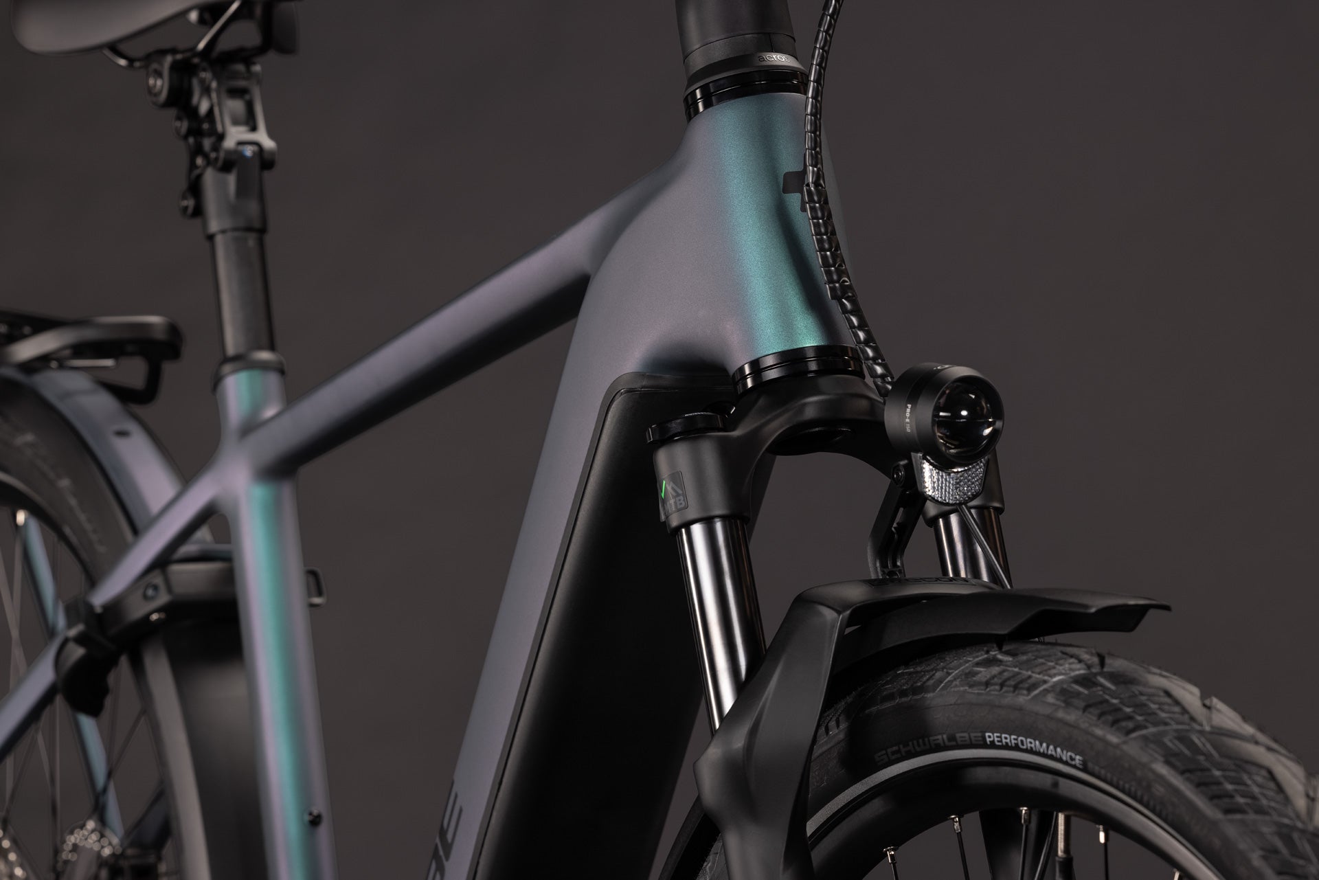 Cube Kathmandu Hybrid Pro 800 Diamant vert émeraude´n´black (2027)