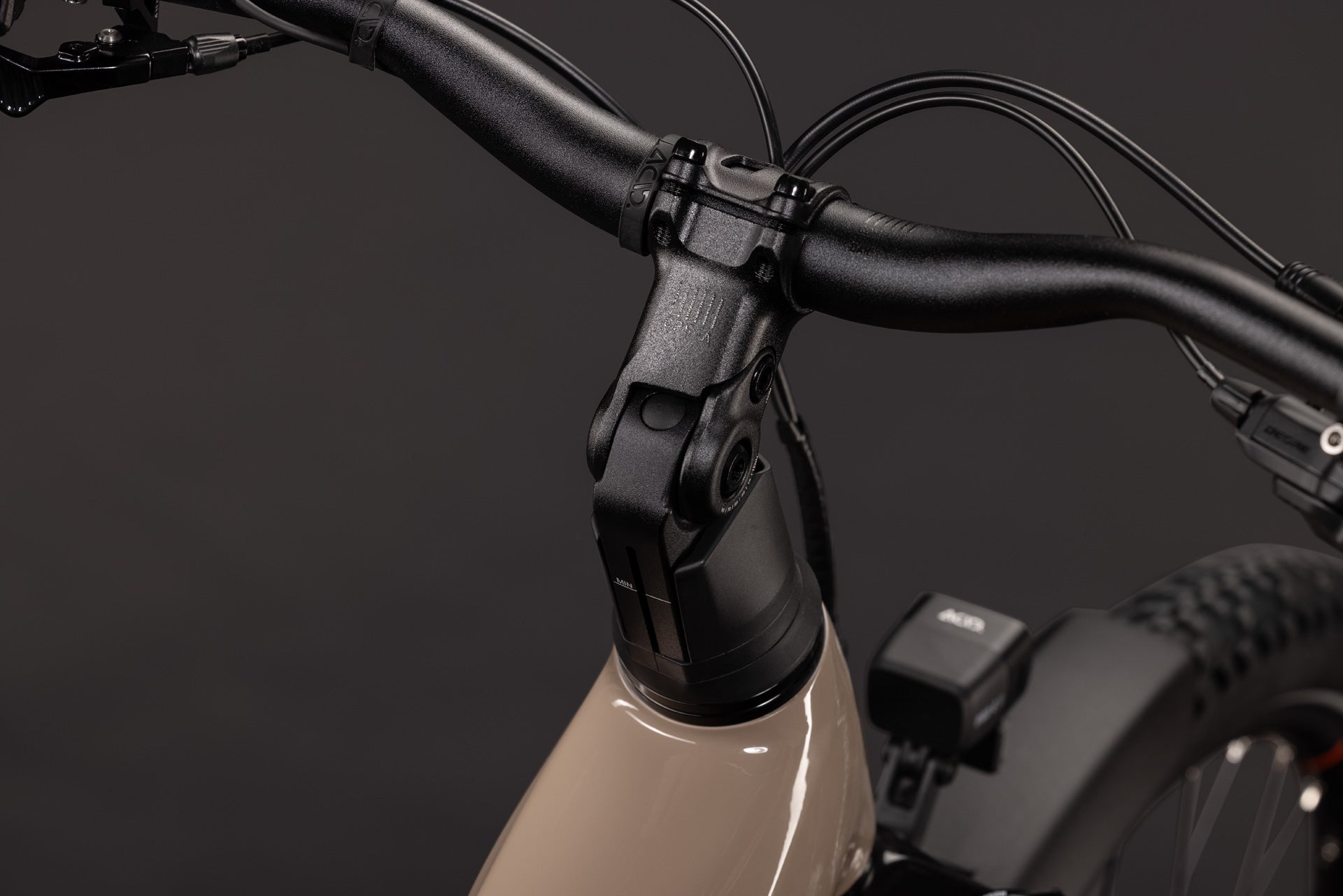 Cube Nuride Hybrid Pro 800 Trapèze cappuccino´n´black (2027)